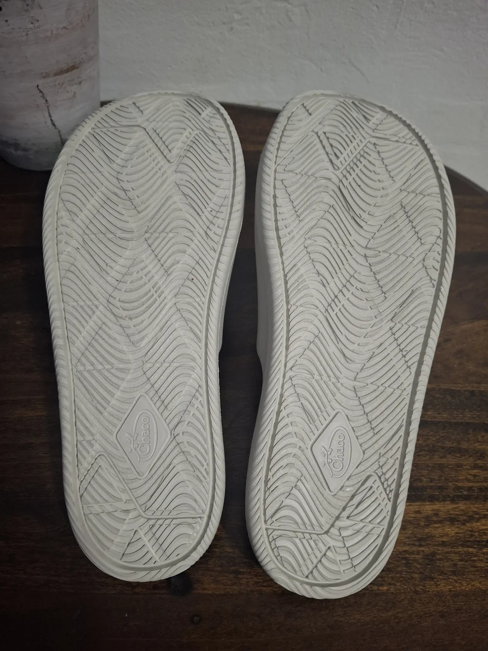 Chaco Beige Slide Sandals with Multicolor Tie-Dye Straps Size 6.